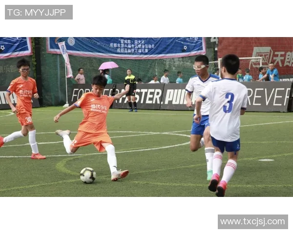 成都足球队进攻战术深度分析与实战应用探讨