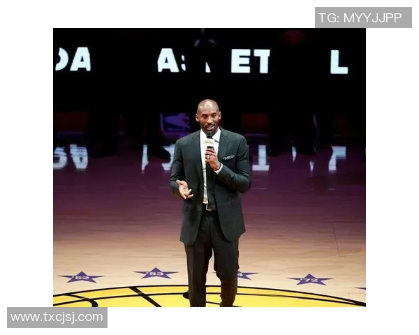 足球巨星与科比的传奇相遇共同追逐梦想的精彩瞬间