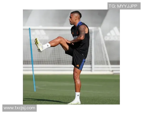 足球明星在赛季间隙如何安排假期生活与训练计划探讨