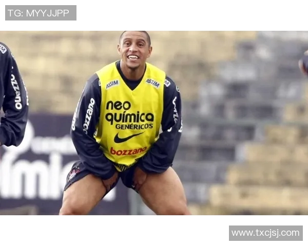 足球明星独特踢球姿势大揭秘展现不同风格与技巧的魅力 足球明星独特踢球姿势大揭秘展现不同风格与技巧的魅力