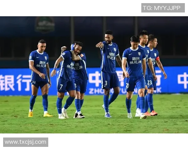 武汉足球队强势领跑联赛积分榜以82分稳居第一位置 武汉足球队强势领跑联赛积分榜以82分稳居第一位置